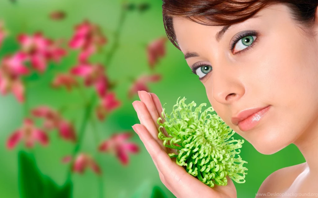 Girl With Green Spider Mum Widescreen Wallpapers