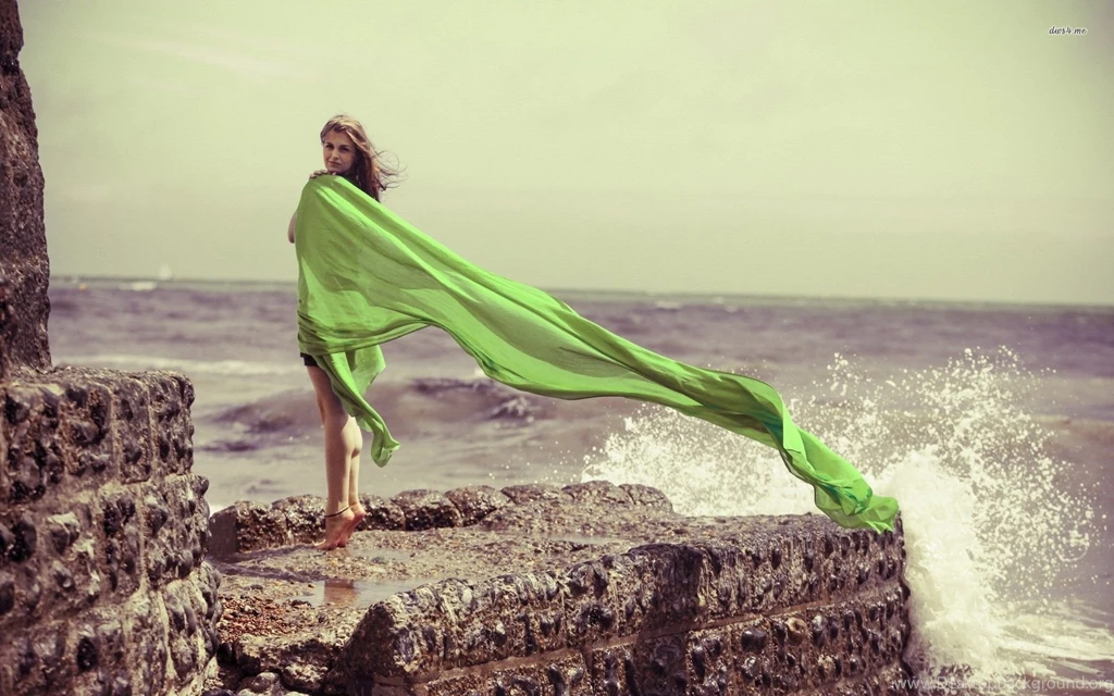 Girl With A Green Scarf On A Cliff Wallpapers Girl Wallpapers ...