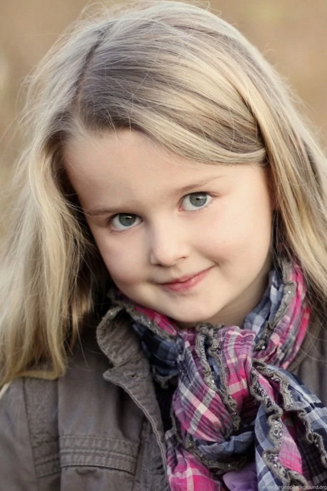 Download Wallpapers 640x960 Girl Child Face Eyes Cute Iphone 4s
