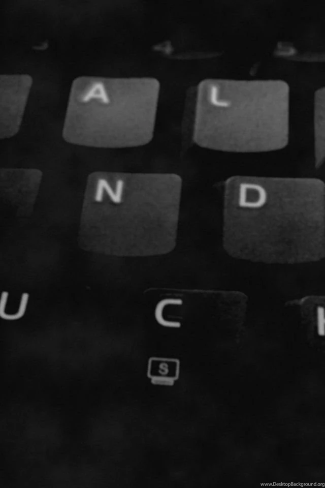 640x960 Black Keyboard Iphone 4 Wallpapers