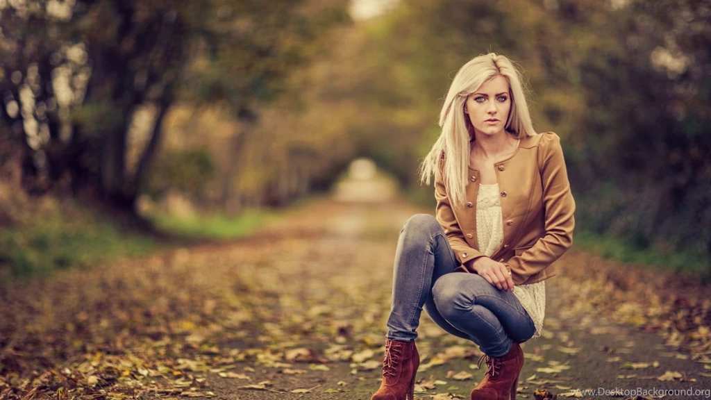 HD Wallpapers Of Cute Girls in Authumn.jpg