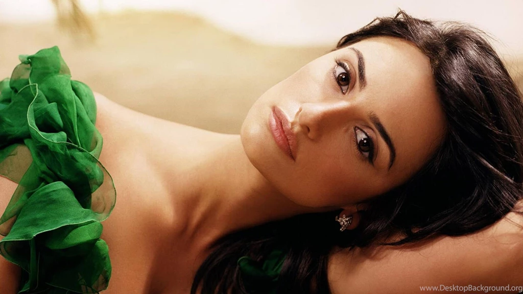 Penelope Cruz Superb Full Screen Wallpapers   Wallpapers