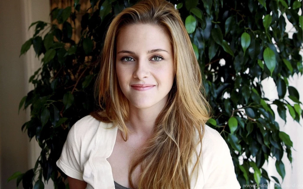 Cute smile fullscreen hd wallpaper for desktop background download cute smile images free.jpg