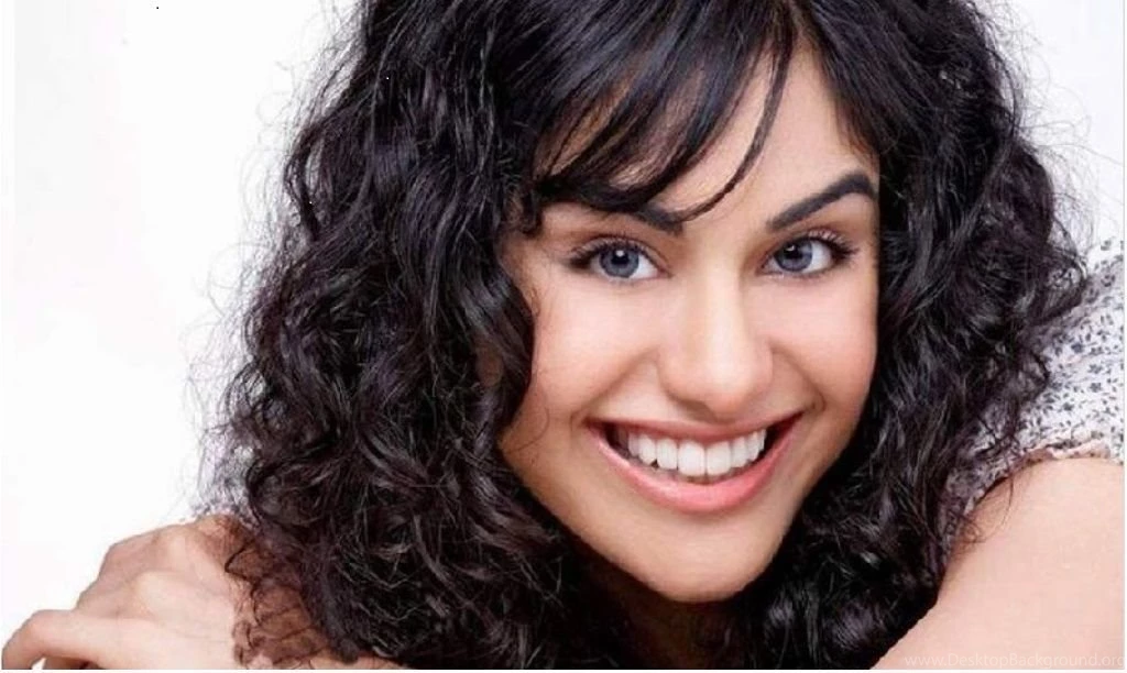 Stunning Indian Girls Wallpapers for desktop.jpg