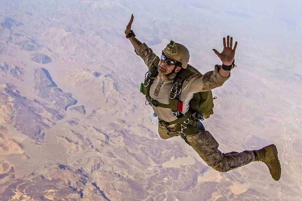 Soldiers Skydiving Latest HD Wallpapers Free Download