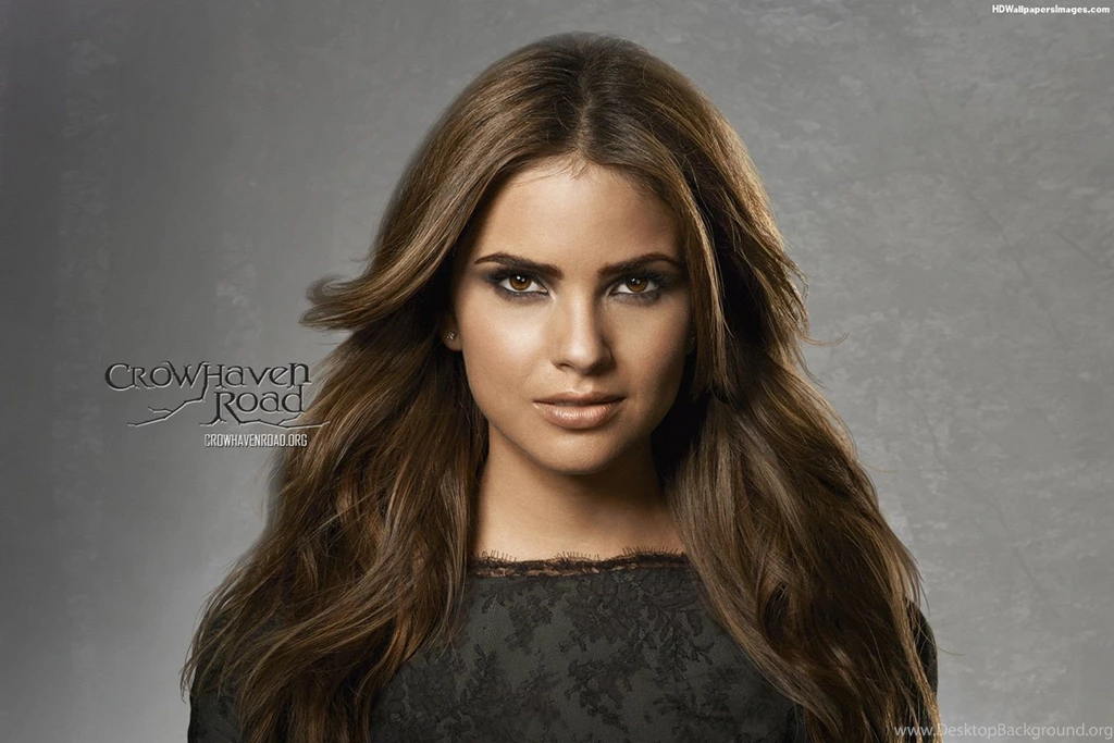 Shelley Hennig Desktop Wallpapers