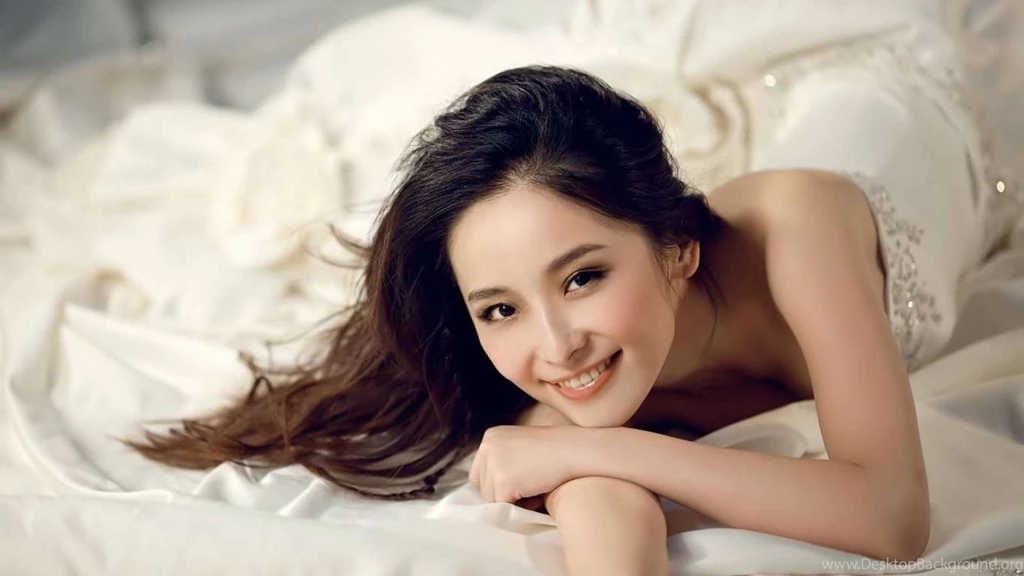 Most Beautiful Girls HD Wallpapers