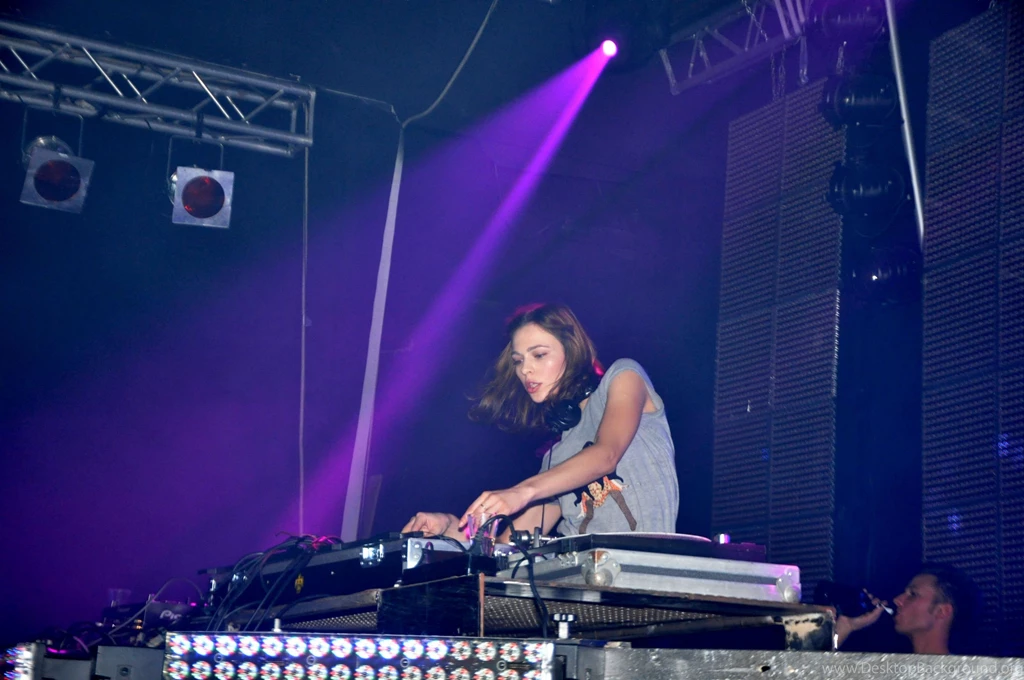 Dj Girls Archives   DJ Pictures & HD Wallpapers