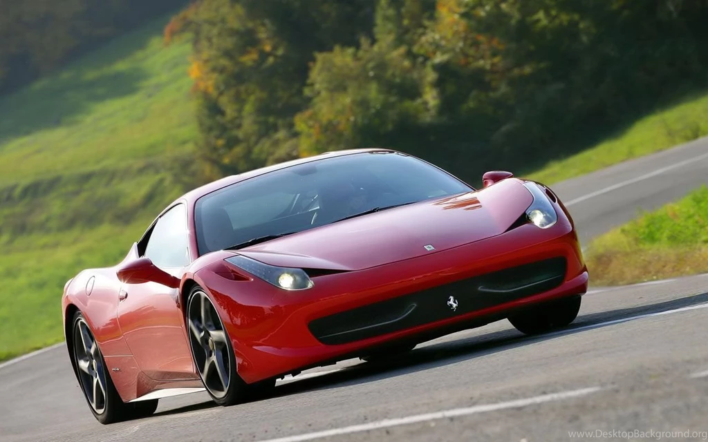 Free Ferrari 458 Italia Luxury Sports Car Desktop Wallpapers