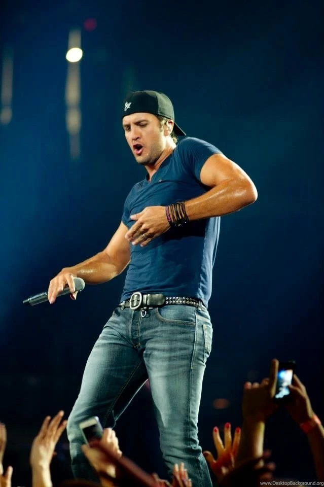 Luke Bryan Playing Baseball Wallpaper.