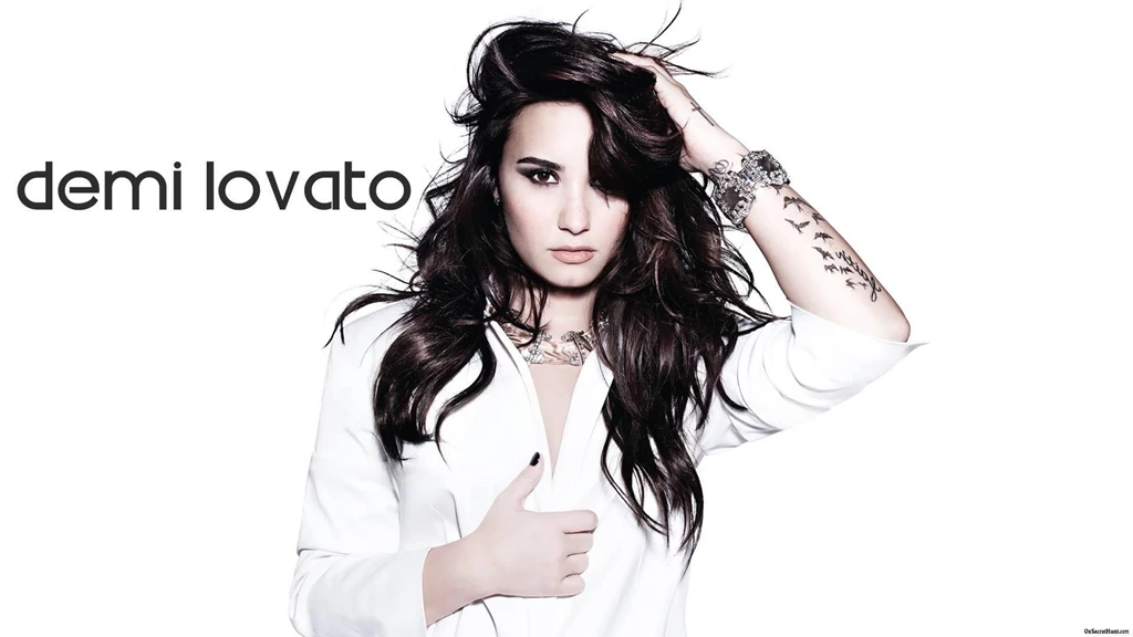 Demi Lovato Hot HD Wallpapers, Famous Singer Demi Lovato Photos