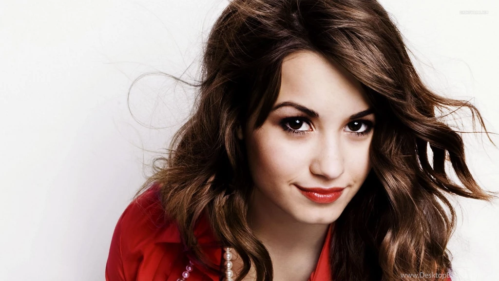 Demi Lovato Wallpapers HD Desktop