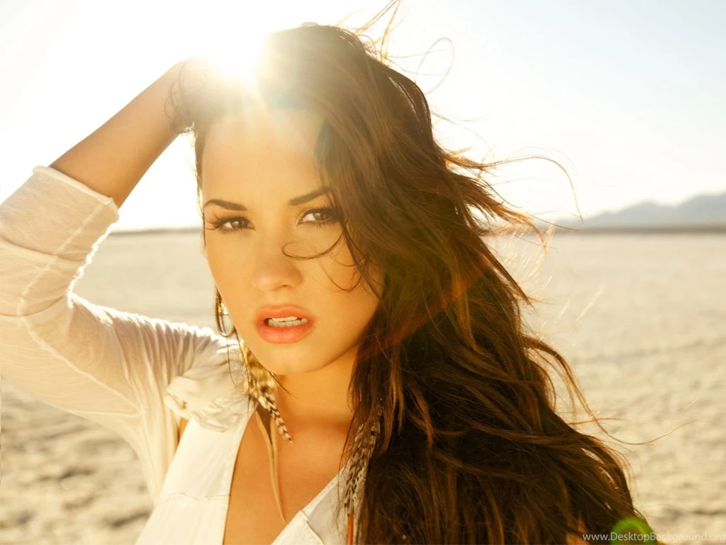 Demi Lovato Wallpapers Skyscraper Wallpapers Free Demi Lovato ...