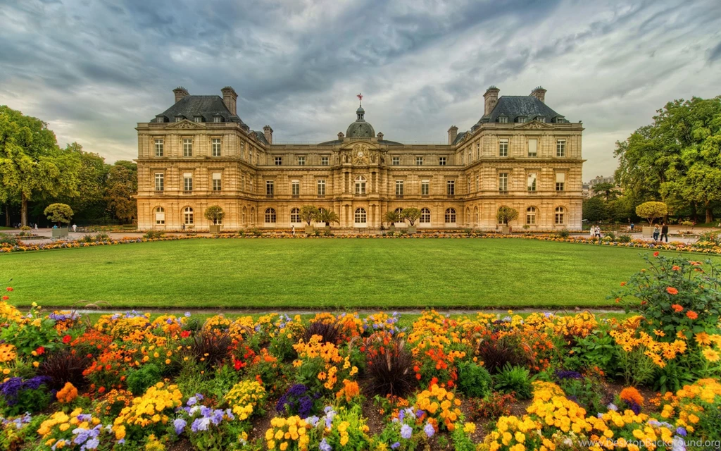 Monuments Beautiful Palace Colorful Flowers Gardens Grass Castle ...