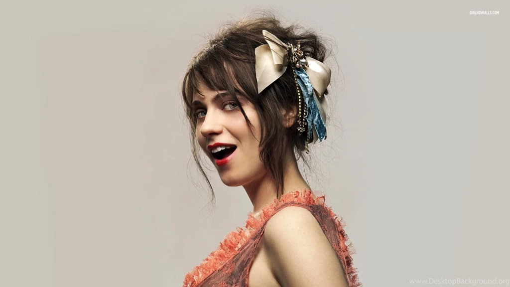 Zooey Deschanel HD Wallpapers And Photos Download
