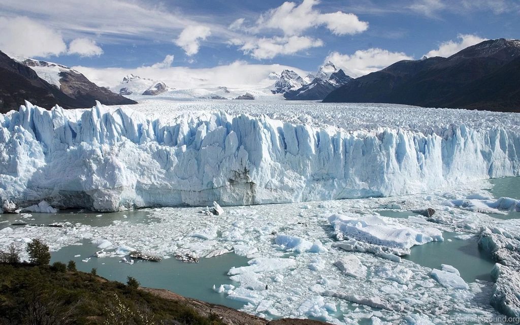Perito_moreno_glacier_wallpaper_argentina_world_wallpaper_1680_1050_widescreen_1771.jpg