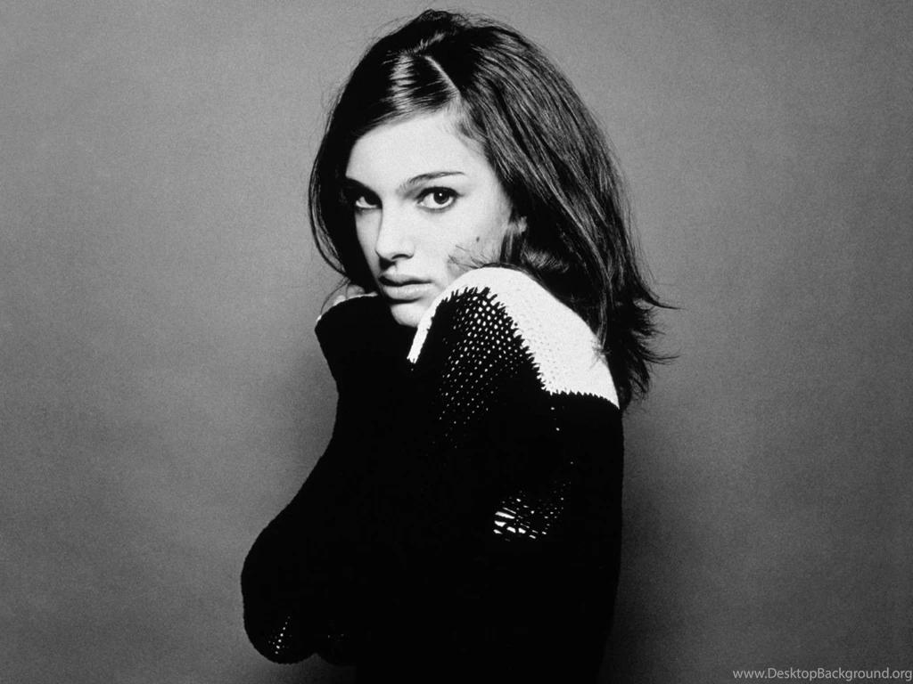 Natalie Portman Black and White Desktop Wallpaper.jpg