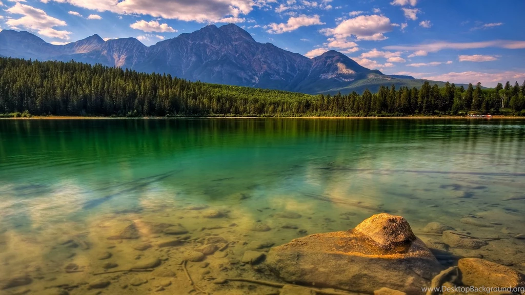 Landscape_green_lake hd wallpaper.jpg