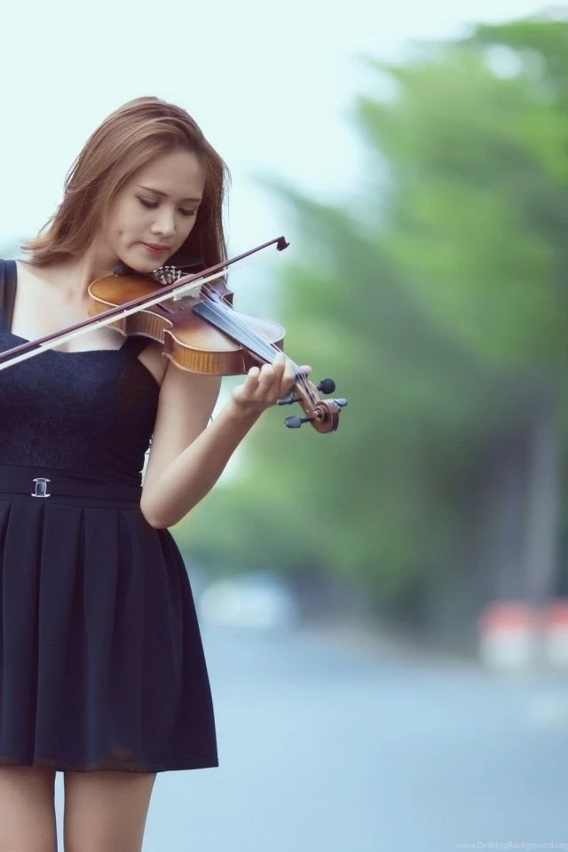 640x960 Violin Girl Iphone 4 Wallpapers