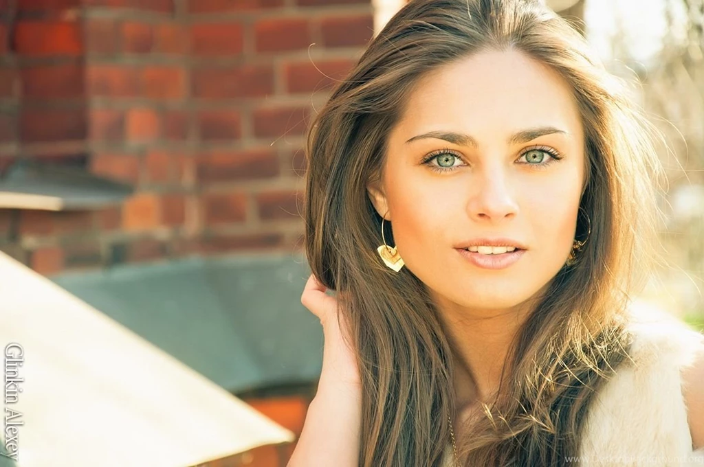 Ukrainian Girls 17 Desktop Backgrounds XDwallpaper.com