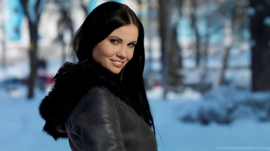Women, Snow, Brown Eyes, Black Hair :: Wallpapers