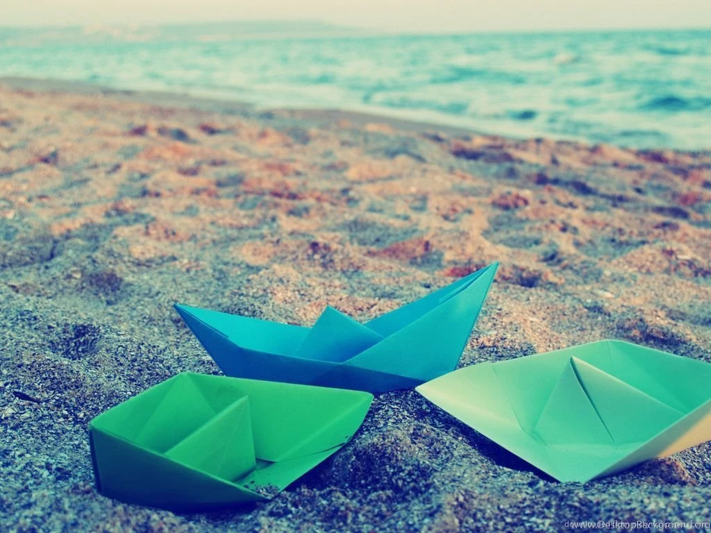Download 1024x768 Paper Boats On A Beach Sand Wallpapers