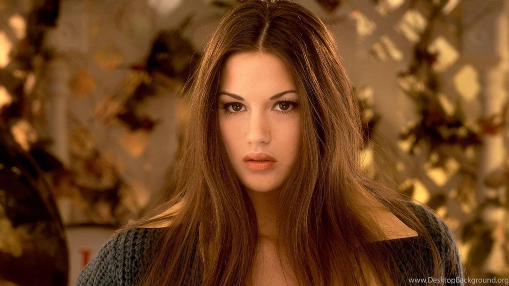 Girl Wallpapers Beautiful