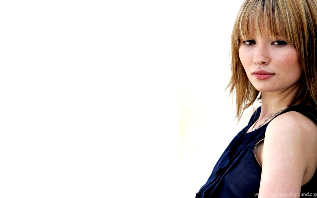 Emily Browning Wallpapers