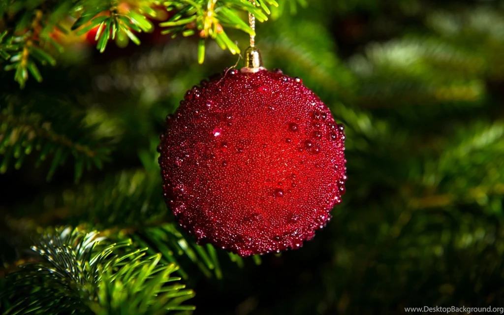 Christmas Tree Branches Balls Decoration New Year Wallpapers ...