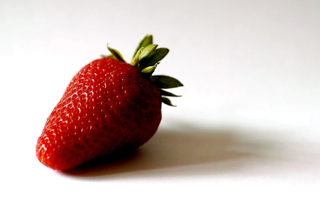 Strawberry 3D Wallpaper 1920x1200.jpg