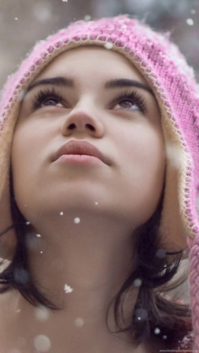 Girl In The Snow iPhone 5s Wallpapers Download