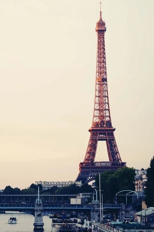 Eiffel Tower Retina IPhone4/4s Wallpapers