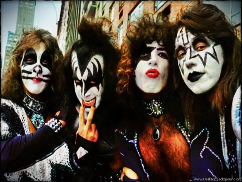 Awesome Kiss Kiss Army