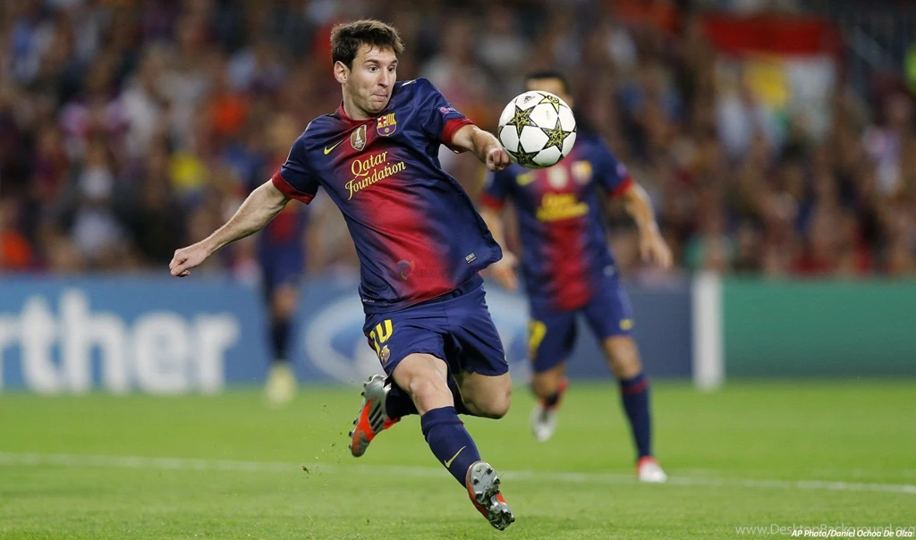 Argentine Football Player Lionel Messi Kick Football HD Photo