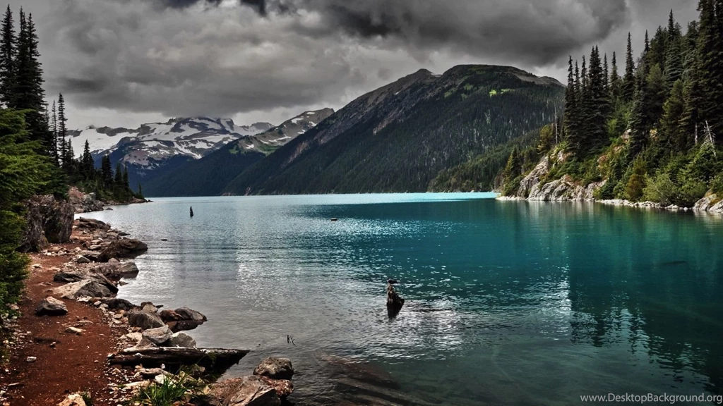 1600x900 Lake Mountain Cloudy Wallpapers