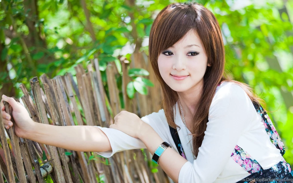 Download Wallpapers 2560x1600 Girl, Asian, Eyes, Smile, Style ...