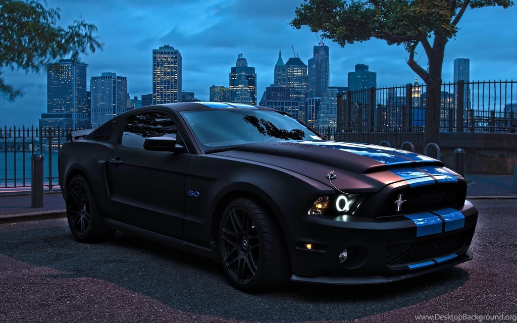Ford Mustang Shelby Cobra GT500 Super Snake At Night In The City ...
