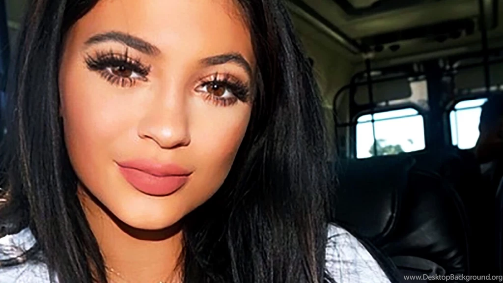 Kylie Jenner's Plumped Up Lips Wallpapers