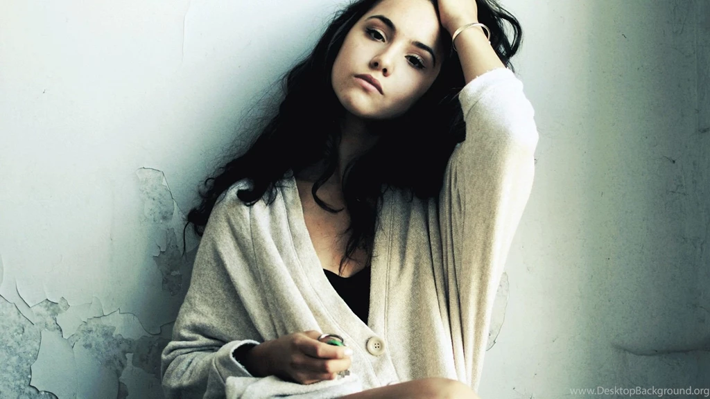 Pretty Girl Wallpapers For Android