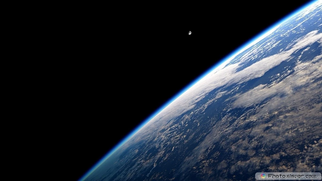 Space At Night Free HD Desktop Wallpaper.jpg