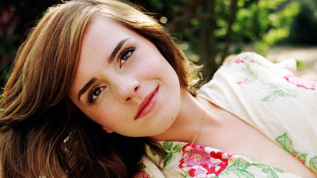 Sensuous Emma Watson Images
