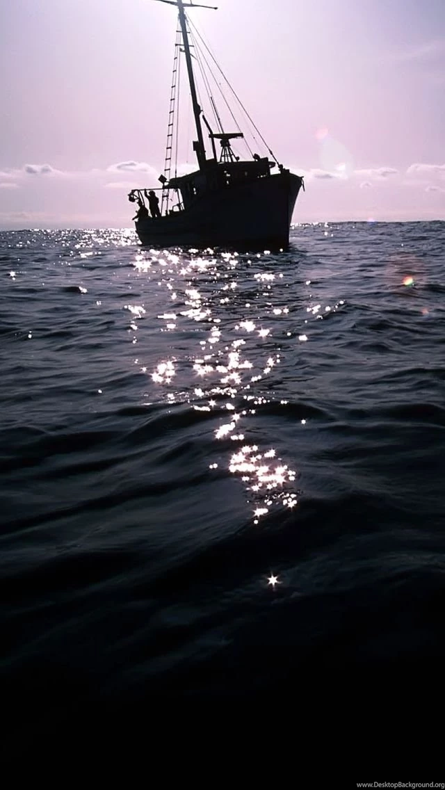 The Dark Boat On Sea iPhone 5s Wallpapers Download