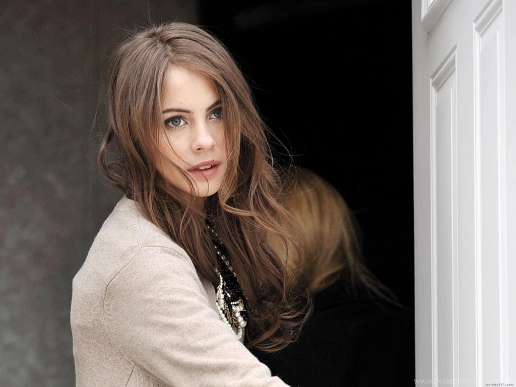 Images Wide Top: Willa Holland Wallpapers Gallery