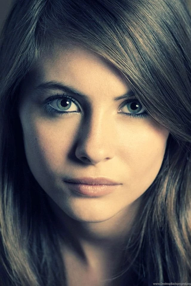 iPhone 5 Wallpapers Apple iPhone 5 Background: Willa Holland