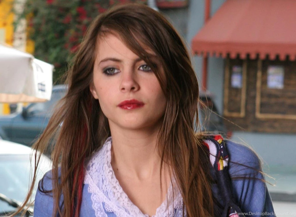 Willa holland wallpaper 90cded7407eaac42886cd4793f12838f large 105169.jpg