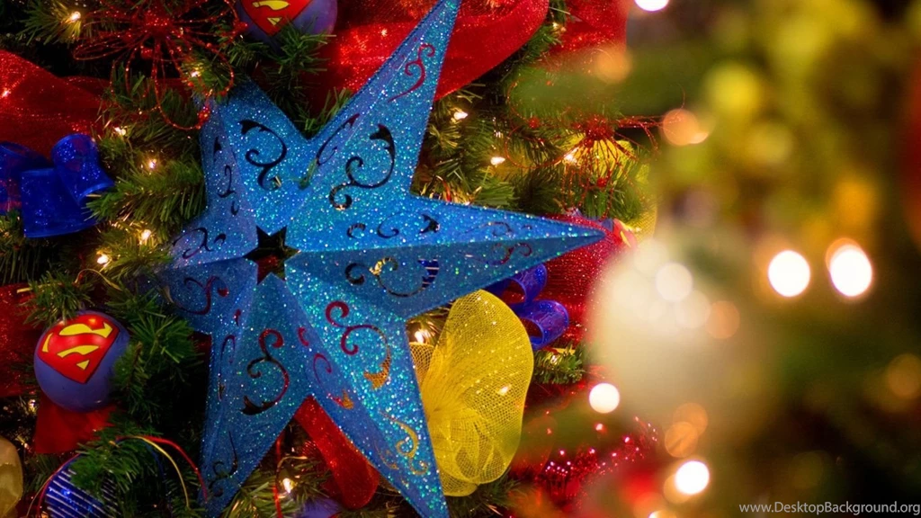 1366x768 Christmas Tree Ornaments Wallpapers