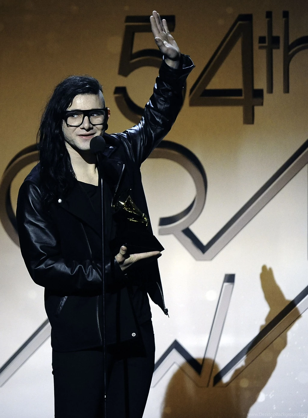 Skrillex HD Picture Accepting Grammy DJ Pictures & HD Wallpapers
