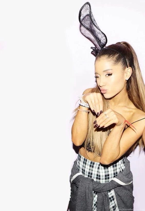 Ariana Grande Lockscreen