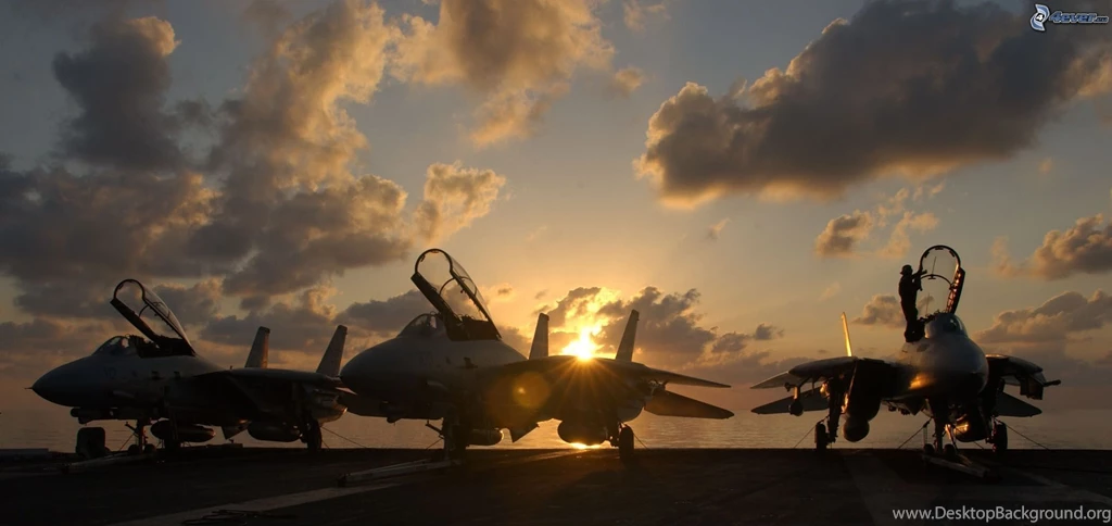F 14 tomcat, aircraft carrier, clouds, sunset behind the sea 173090.jpg