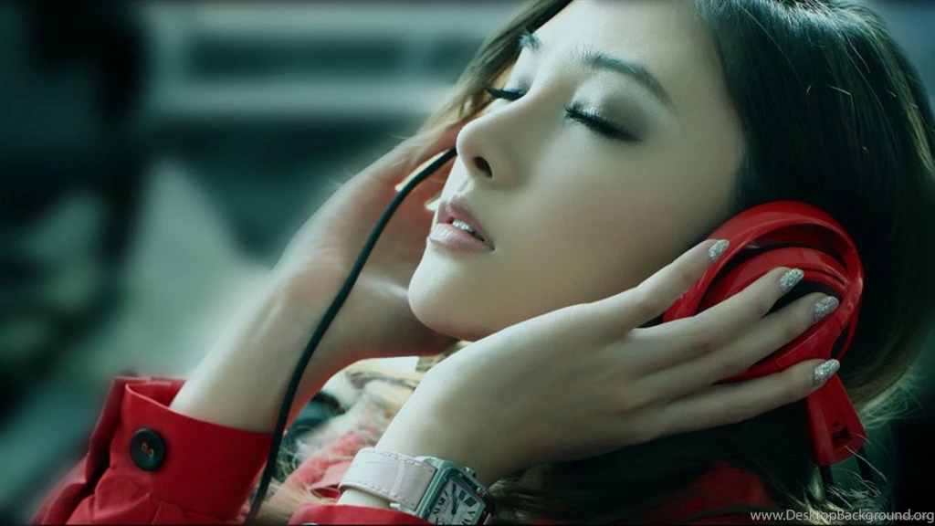 Download 1920x1080 Wang Xin Yi With Red Steelseries Siberia V2 ...